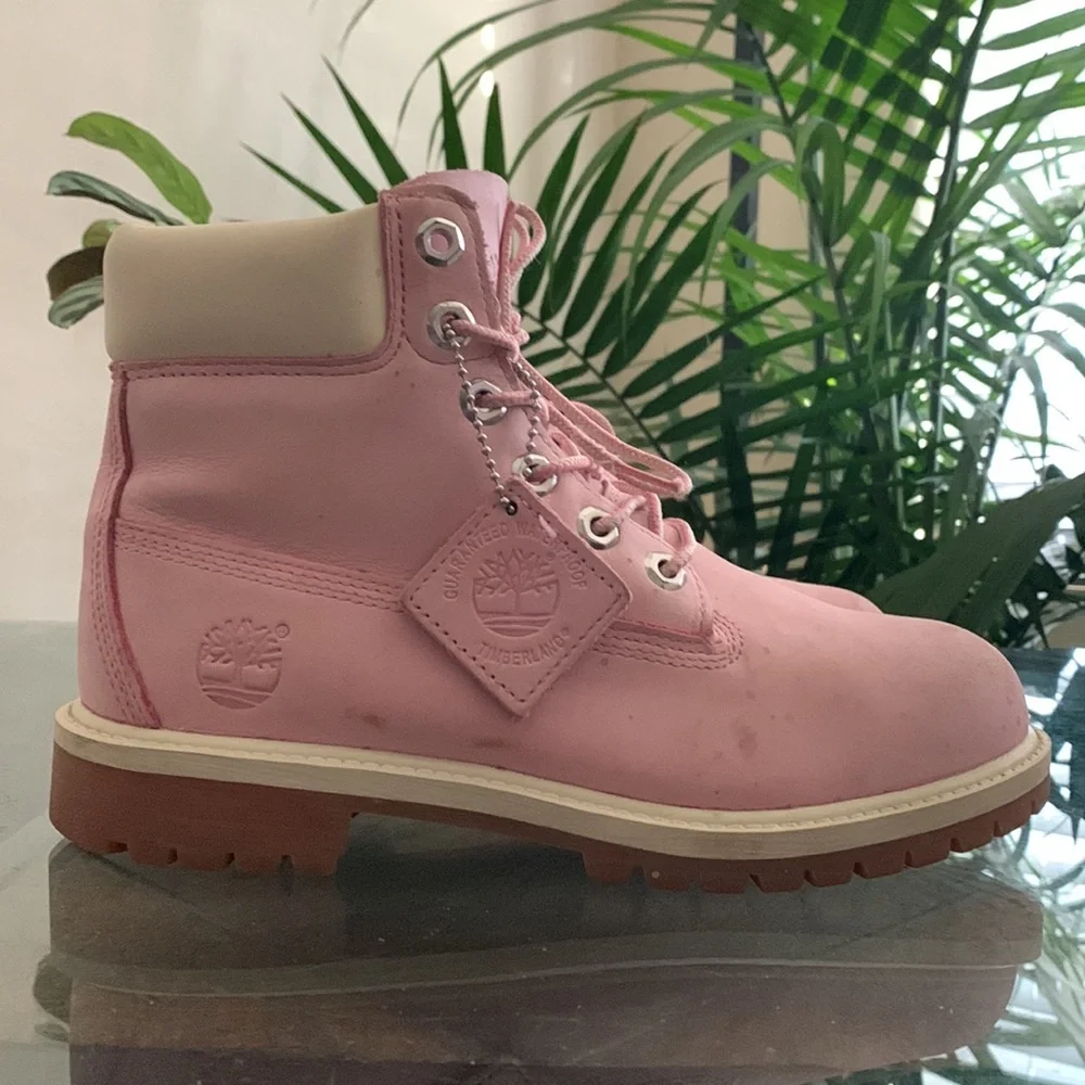 TIMBERLAND Premium 6-Inch Waterproof Boot (WMS SIZE 7)